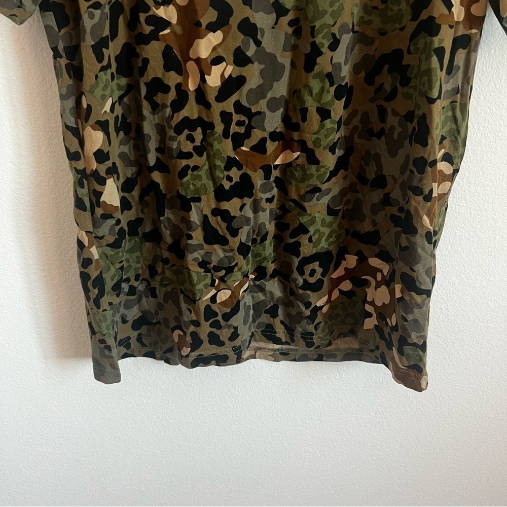 Converse Chevron Logo Camo Short Sleeve Tee Size:‎ L - Picture 7 of 8